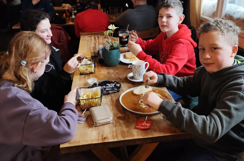 Dorazili jsme na chatu.