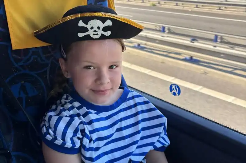 v autobuse