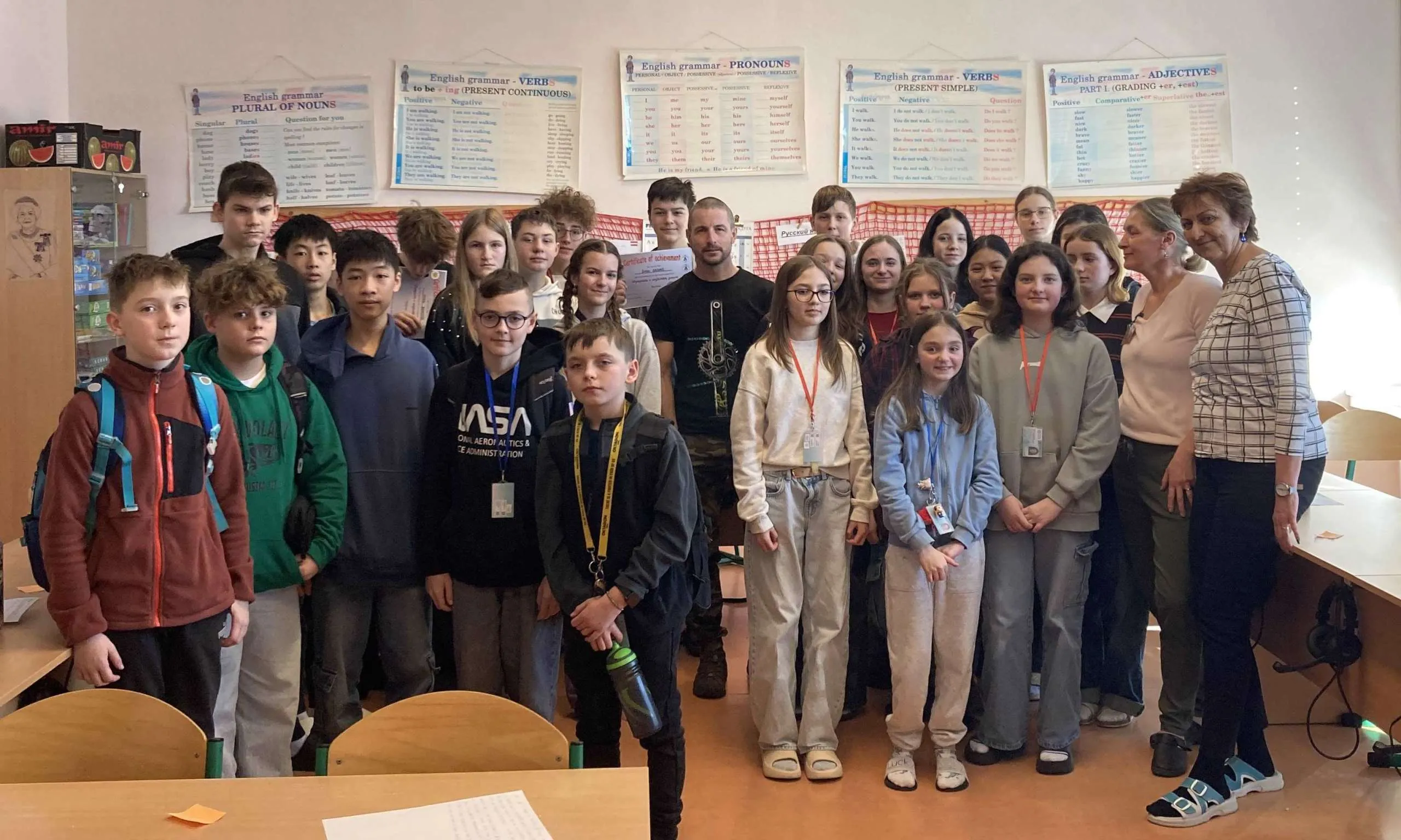 Závěrečná společná fotografie účastníků s porotou